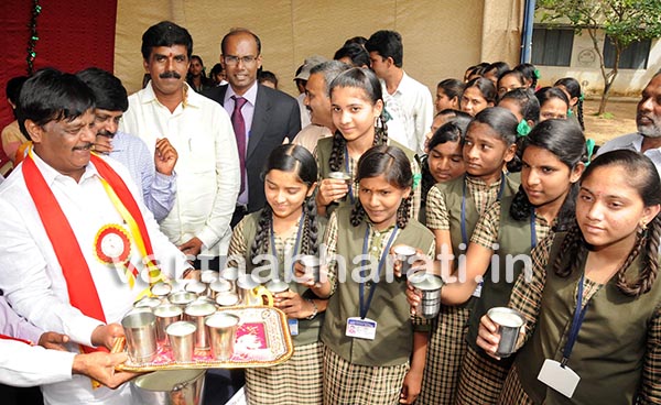 ಕ್ಷೀರಭಾಗ್ಯ:  ಏಲಕ್ಕಿ ಸುವಾಸಿತ ಹಾಲಿನ ಜೊತೆ ಸಿಗಲಿದೆ ಚಾಕೋಲೆಟ್